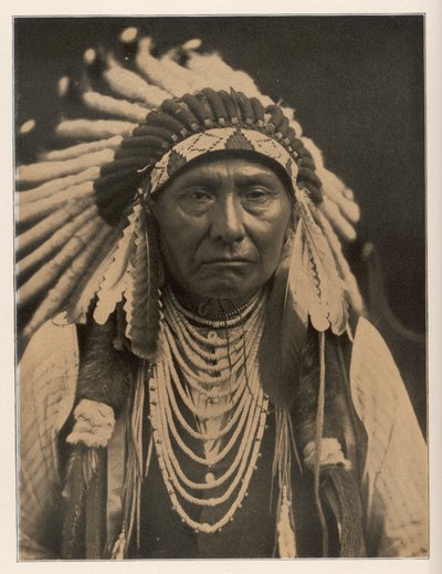 indianchef för Nez Perces. Datum: ? - 1904 Källa: Fotografi av E S Curtis i Scribner
