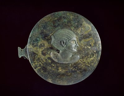 Gjuten bronsspegel med hellenistisk byst av en kvinna i relief, 100 f.Kr. - 100 e.Kr. (gjuten brons med inskuren dekor) av Egyptian