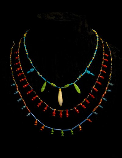 Pärlhalsband, New Kingdom (fajans) av Egyptian 18th Dynasty
