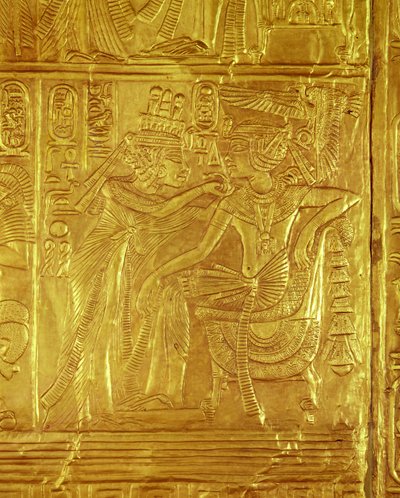 Detalj från den gyllene helgedomen, från Tutankhamons grav (ca 1370-1352 f.Kr.) New Kingdom (trä överdraget med gesso täckt med guldplåt) av Egyptian 18th Dynasty