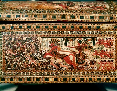 Egyptisk antikvitet: liten trälåda med scener som föreställer farao Tutankhamon som jagar nubier på sin tank. 18:e dynasti. Från Tutankhamons grav (All-Ankh-amun eller Tutankhamun) (1345-1327 f.Kr.) Konungarnas dal. Thebe. Sol. 61 cm Kairo, egyptisk mus av Egyptian 18th Dynasty