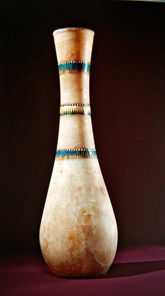 Kolv, från Tutankhamons grav, Nya kungariket (alabaster inlagd med fajans, kalksten och glas) av Egyptian 18th Dynasty