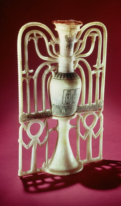 Blommig unguent burk, från Tutankhamons grav (ca 1370-1352 f.Kr.) New Kingdom (alabaster) (se även 59230) av Egyptian 18th Dynasty