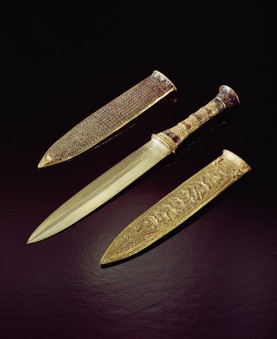 Gulddolk och slida, från Tutankhamons grav (ca 1370-1352 f.Kr.) New Kingdom (guld inlagt med halvädelstenar) av Egyptian 18th Dynasty
