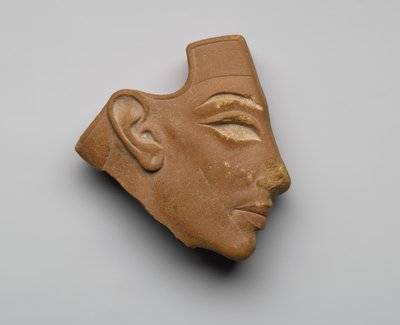 Inläggsprofilhuvud, från Tell el-Amarna, New Kingdom, ca 1353-36 f.Kr. (röd kvartsit) av Egyptian 18th Dynasty
