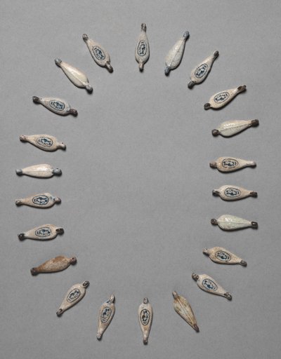 Kronbladsformade pärlor, ca 1391-1353 f.Kr av Egyptian 18th Dynasty