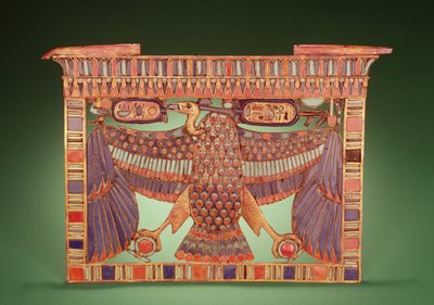 Pylon pectoral dekorerad med gam i övre Egypten, från Tutankhamons grav (ca 1370-52 f.Kr.) New Kingdom (guld cloisonne inlagd med glaspasta) av Egyptian 18th Dynasty