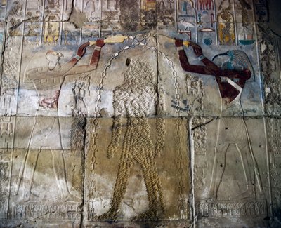 Drottning Hatshepsut mellan guden Horus och guden Thoth, målad relief, hallen i Hatshepsuts röda kapell, Karnaks tempelkomplex (Unescos världsarvslista av Egyptian 18th Dynasty