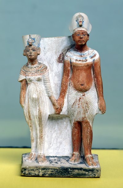 Statyett av Amenophis IV (Akhenaten) och Nefertiti, från Tell el-Amarna, Amarna-perioden, Nya kungariket, 1353-1337 f.Kr. (målad kalksten) (se även 50764) av Egyptian 18th Dynasty