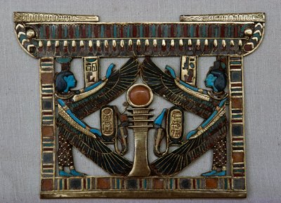 Tempelformad bröstplatta, Tutankhamuns skattkammare, Egypten, Egyptisk civilisation, Nya riket, XVIII:e dynastin av Egyptian 18th Dynasty