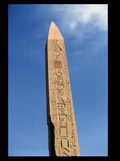 Obelisken av Tuthmosis I (1504-1492 f.Kr.) i Amuns stora tempel, Karnak-templet, Nya kungariket av Egyptian 18th Dynasty