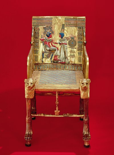 Tronen, från Tutankhamons grav (ca 1370-1352 f.Kr.) Nya kungariket (förgyllt trä inlagt med halvädelstenar) av Egyptian 18th Dynasty