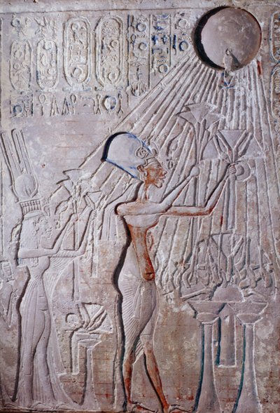 lågrelief av kung Akhenaton och drottning Nefertiti som avgudar solens gud Aton av Egyptian 18th Dynasty