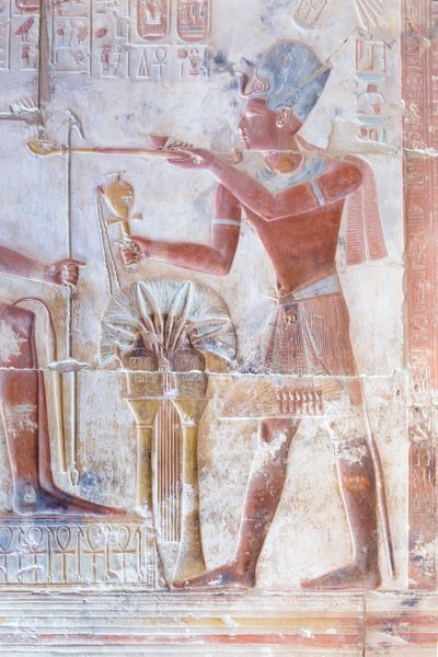 Färgad relief, tempel av Seti I, Abydos, Egypten av Egyptian 19th Dynasty