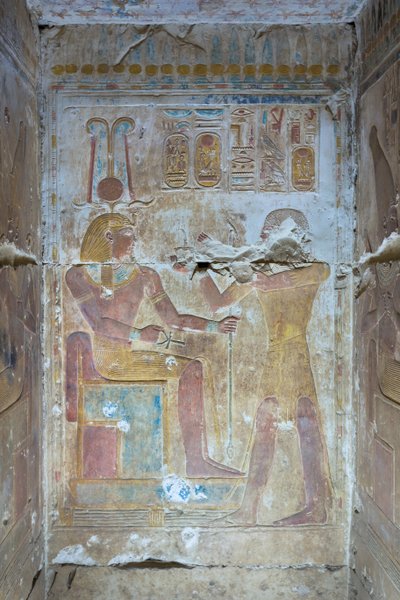 Färgad relief, tempel av Seti I, Abydos, Egypten av Egyptian 19th Dynasty