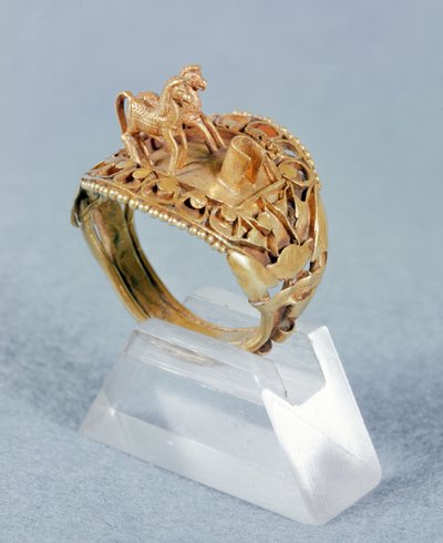 Hästring av Ramses II (1279-1213) New Kingdom (guld) av Egyptian 19th Dynasty