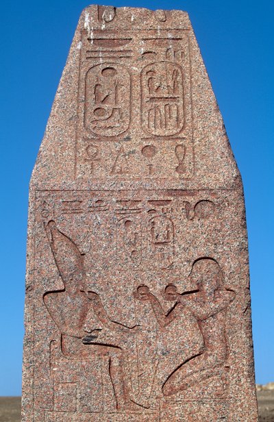 Obelisk med reliefer och inskriptioner av Ramses II, Amuns stora tempel, Tanis, Egypten, Egyptisk civilisation, Nya riket, XIX:e dynastin av Egyptian 19th Dynasty