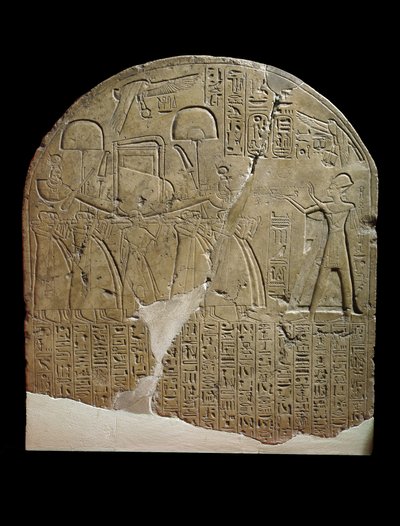 Stela tillägnad Isis av övervakaren av verken i Ramses II:s tempel i Koptos, föreställande kungen som offrar rökelse till Isis heliga båt, buren av präster (kalksten) av Egyptian 19th Dynasty