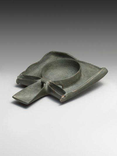 Dräktskål som visar Ka-armar som presenterar ett Ankh-tecken (gråvåt) av Egyptian 1st Dynasty