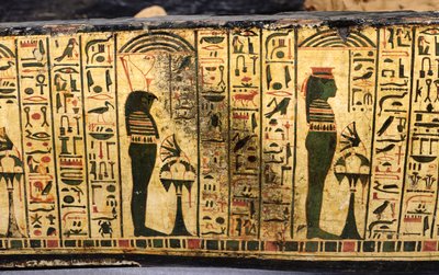 Detalj av den yttre kistbasen av mumin av Nesyamun, möjligen hittad i Deir El-Bahri, New Kingdom, ca 1100 f.Kr. (målat trä) av Egyptian 20th Dynasty