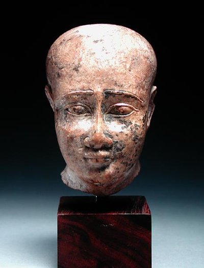 Manligt huvud, ca 350 f.Kr. (kalksten) (se även 185237) av Egyptian 30th Dynasty