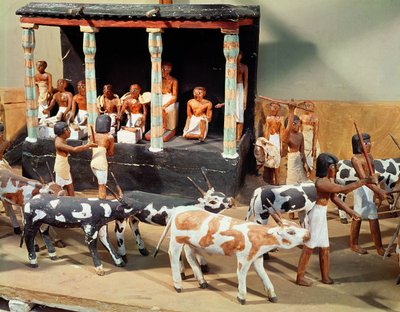 Begravningsmodell av en folkräkning av boskap, från graven i Meketre, Thebe, Mellersta kungariket, ca 2000 f.Kr. (målat trä) (detalj) av Egyptian 6th Dynasty