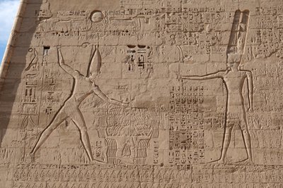 Scen för massaker av fiender, Horus tempel, Edfu av Egyptian Egyptian