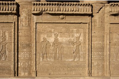 Egyptisk antiken: romersk mammisi till minne av födelsen av Ihy, son till Isis. Hathors tempel, Denderah, Egypten av Egyptian Ptolemaic Period