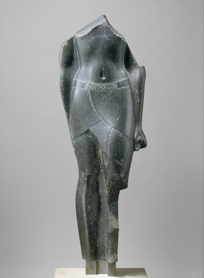Torso av en ptolemaisk kung, inskriven med kartuscher av en sen Ptolemaios, 80-30 f.Kr. (basalt) av Egyptian Ptolemaic Period