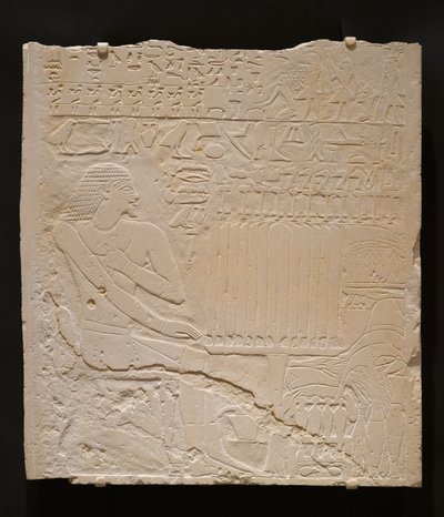 Relief från Khnumtis grav, ca 2345-2184 f.Kr. (vit kalksten) av Egyptian School