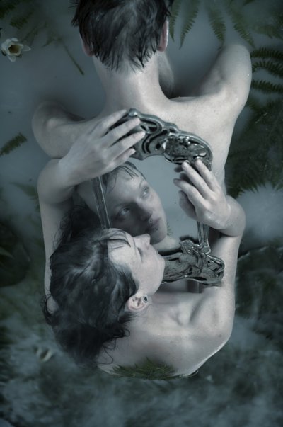 Backmirror, 2016 (screentryck) av Elinleticia Högabo