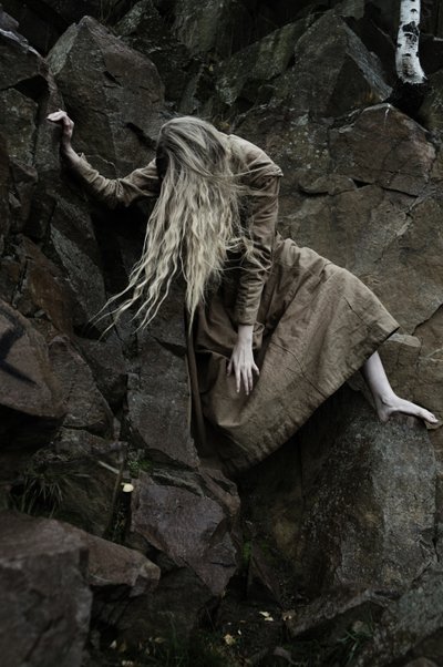 För Moria, 2016 (screentryck) av Elinleticia Högabo