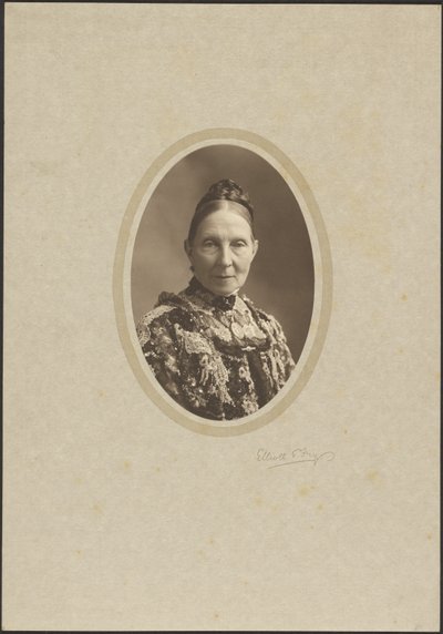 Mrs Knowles av Elliott and Fry