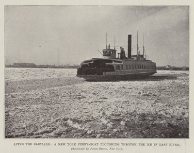 Efter snöstormen, en New York-färja som plöjer genom isen i East River av English Photographer