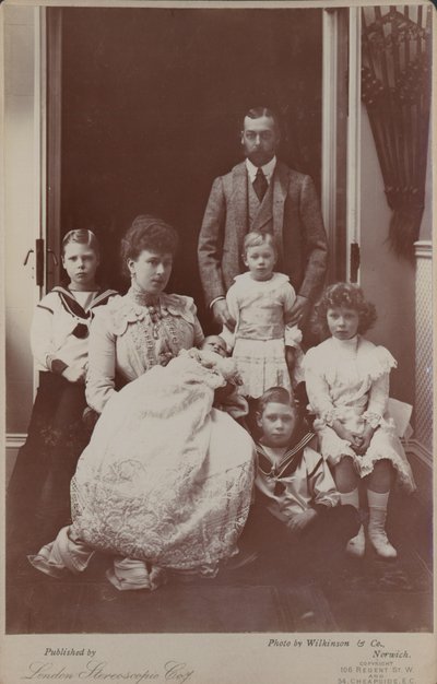 Albert Edward och prinsessan Alexandra med sin familj av English Photographer