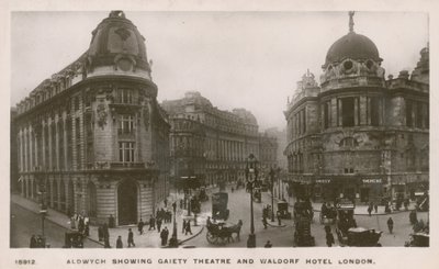 Aldwych som visar Gaiety-teatern och Waldorf Hotel av English Photographer
