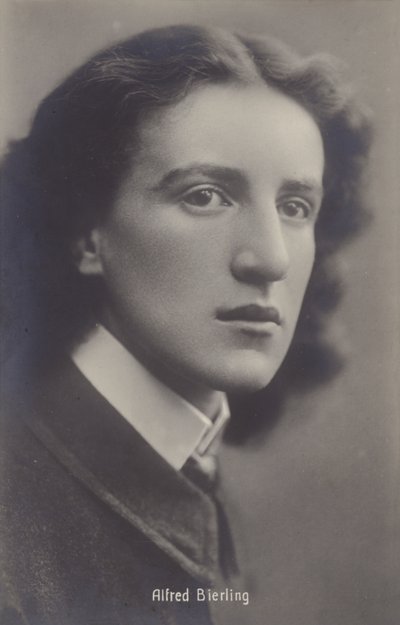 Alfred Bierling, musiker av English Photographer