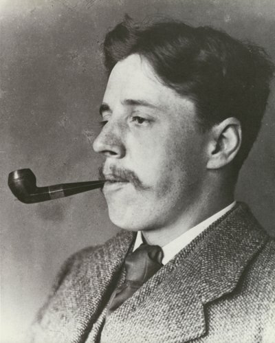 Arnold Bennett, röker pipa, porträtt (s/v foto) av English Photographer