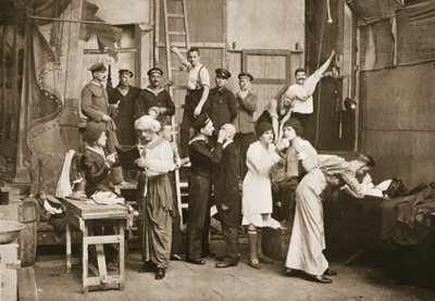 Bakom kulisserna: Förberedelser för amatörteater, Handforth, illustration från tyska fångar i Storbritannien (fotogravyr) av English Photographer
