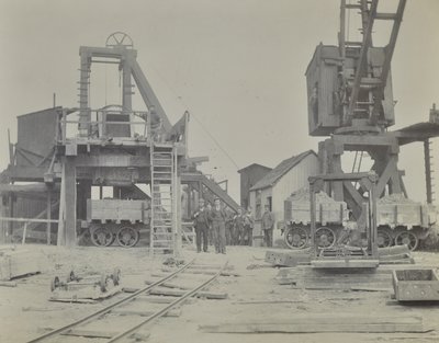 Blackwall tunnel: schakt och arbetare under byggandet av tunneln, 1893 av English Photographer