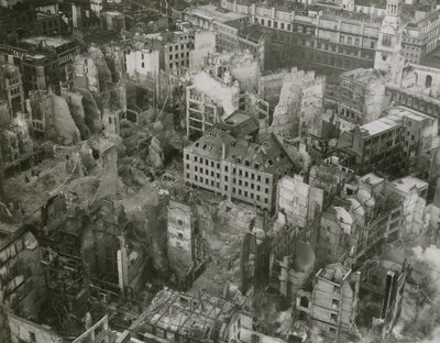 Bombskadebild från toppen av St Pauls Cathedral av English Photographer