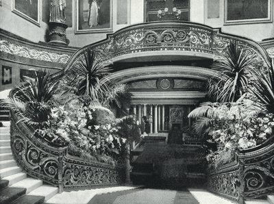 Buckingham Palace, Grand Staircase (s/v foto) av English Photographer