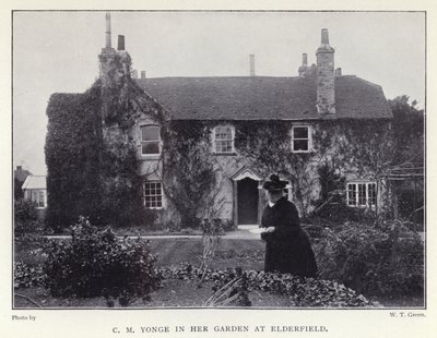 C M Yonge in ihrem Garten in Elderfield von English Photographer