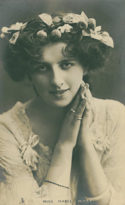 Celebrities of the scene: Miss Mabel Hirst, ca 1903-08 av English Photographer
