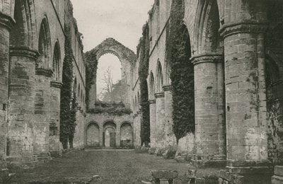 Fountains Abbey, Nave, tittar västerut av English Photographer