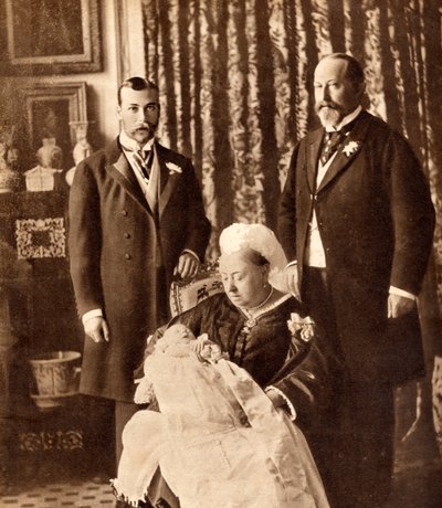 Fyra generationer av den engelska kungafamiljen, illustration från "His Majesty King Edward VIII", publicerad 1936 av English Photographer