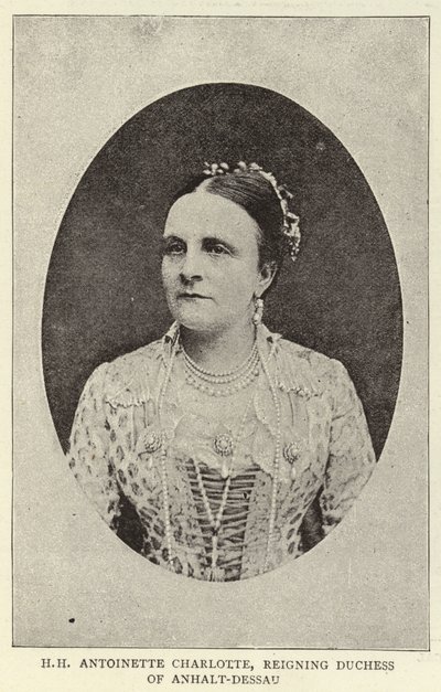 H H Antoinette Charlotte, regerande hertiginna av Anhalt-Dessau av English Photographer