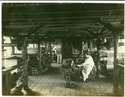 Handvävnad, Hughes fabrik nr 2, 1923 av English Photographer