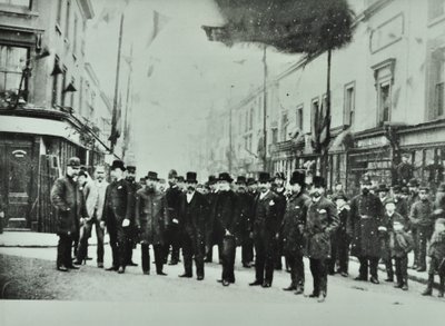 Hare Street: öppnande av Woolwich-färjan, 1889 av English Photographer