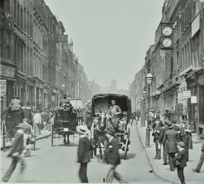 Hatton Garden: ser norrut från Holborn Circus, London, 1895 av English Photographer
